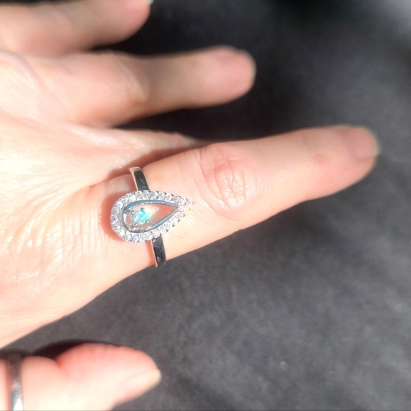 White Topaz & sterling silver water drop ring - Picture 12 of 12